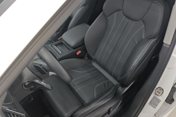 奥迪Q5L 2022款 改款 40T 豪华动感型中控内饰19