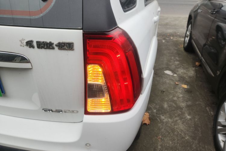 起亚 狮跑 2013款 2.0L 手动两驱版GL车身外观6001