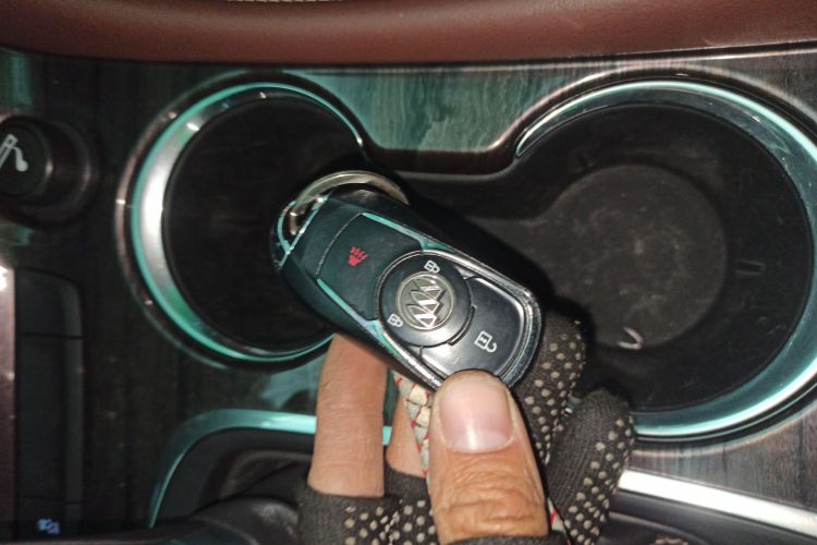 别克 昂科威 2016款 20T 两驱精英型中控内饰7001