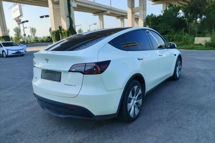特斯拉 Model Y 2022款 后轮驱动版车身外观6005
