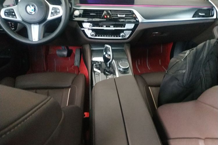 宝马5系新能源 2021款 535Le 先锋版M运动套装中控内饰18