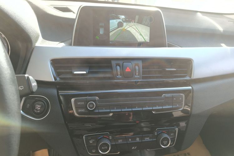 宝马X1 2019款 sDrive20Li 领先型中控内饰16