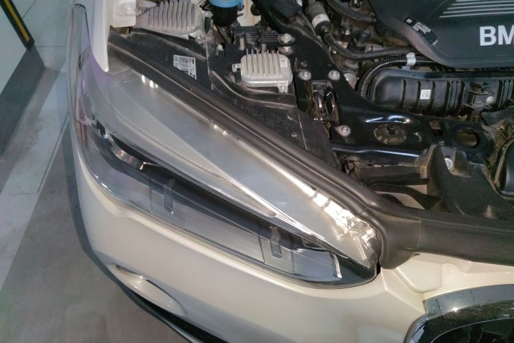 宝马X1 2019款 xDrive20Li 尊享型车身外观8