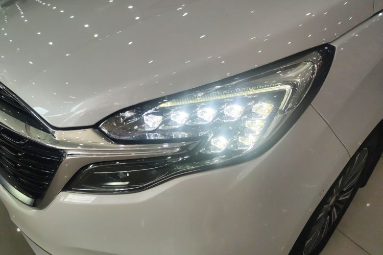 别克GL8 2022款 ES陆尊 653T 旗舰型车身外观36