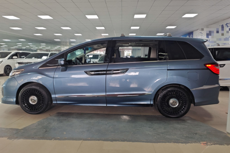 本田 艾力绅 2016款 2.4L 至尊版车身外观4