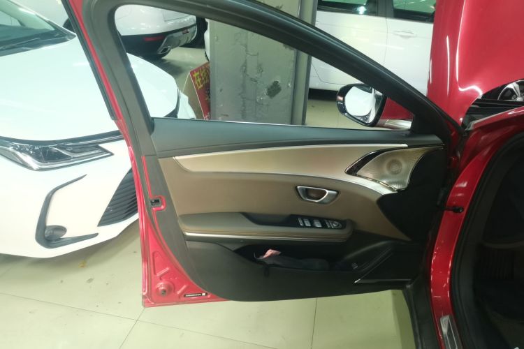 比亚迪 汉 2021款 EV 标准续航版豪华型中控内饰7007