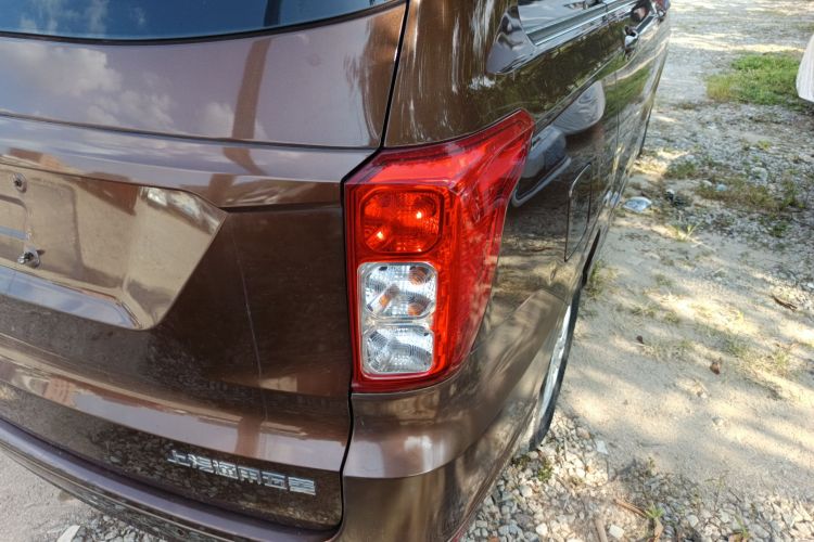 五菱汽车 五菱宏光 2018款 1.5L S舒适型L2B车身外观9