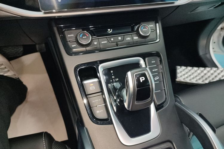 吉利汽车 博越 2021款 百万款 1.8TD DCT两驱豪华型中控内饰18