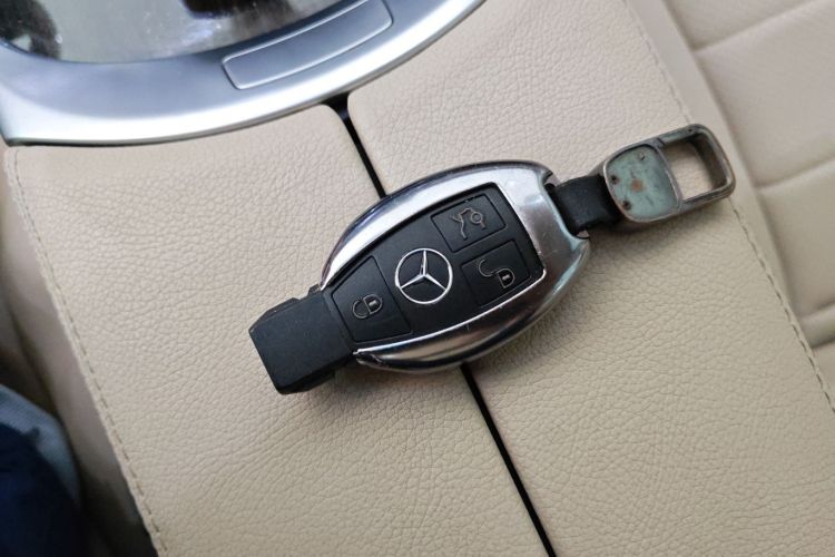 奔驰GLC 2019款 GLC 260 L 4MATIC 动感型中控内饰7001