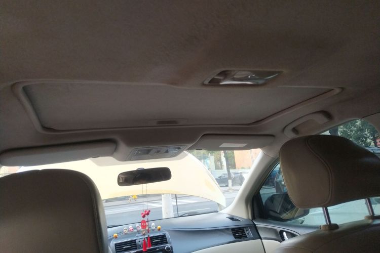 日产 骐达TIIDA 2011款 1.6L CVT智能型中控内饰22