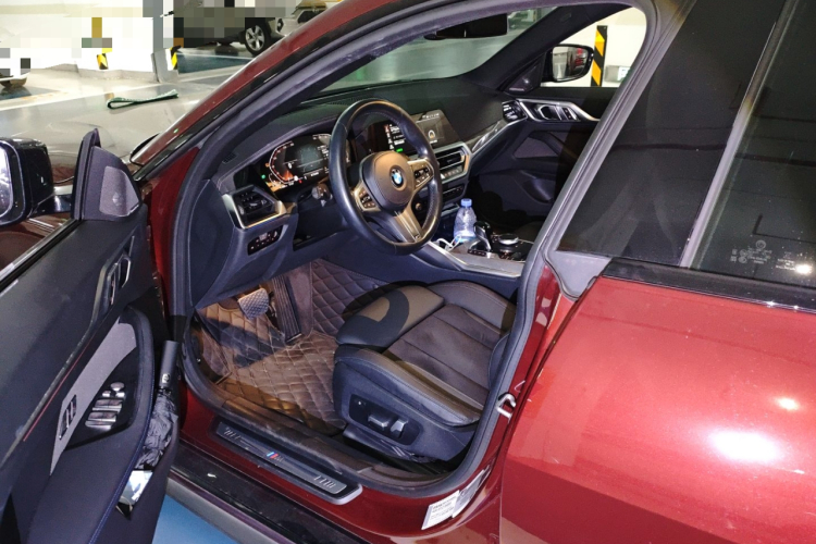 宝马4系 2022款 430i Gran Coupe M运动曜夜套装中控内饰20