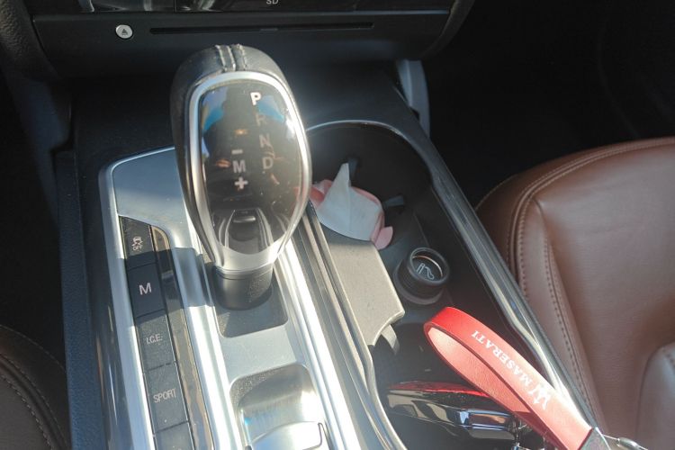 玛莎拉蒂 Ghibli 2014款 3.0T 标准版中控内饰18