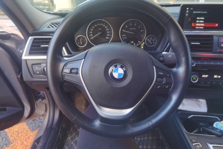 宝马3系 2018款 320Li 时尚型中控内饰13