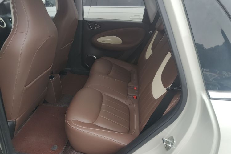 五菱汽车 五菱缤果 2023款 203km 舒享款中控内饰7004