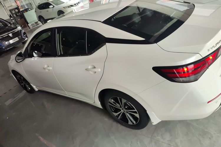 日产 轩逸 2021款 1.6L XL CVT悦享版车身外观4