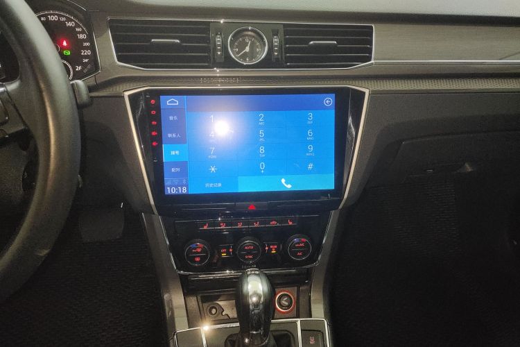 大众 帕萨特 2016款 330TSI DSG尊荣版中控内饰16