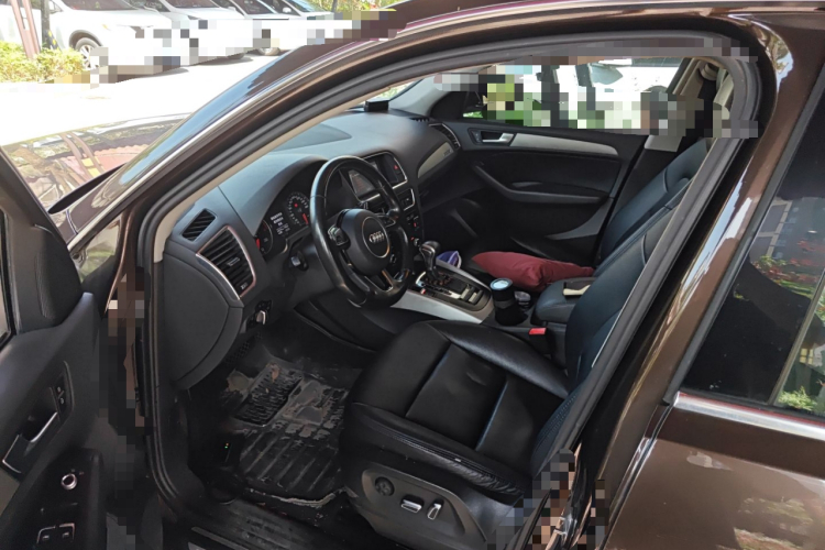 奥迪Q5 2015款 40 TFSI 进取型中控内饰7003