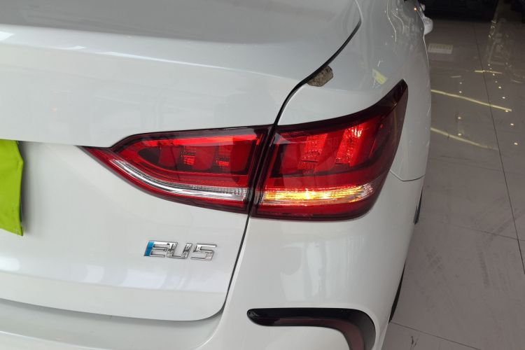 北京汽车 北京EU5 2020款 经典款 R500 智风版车身外观9