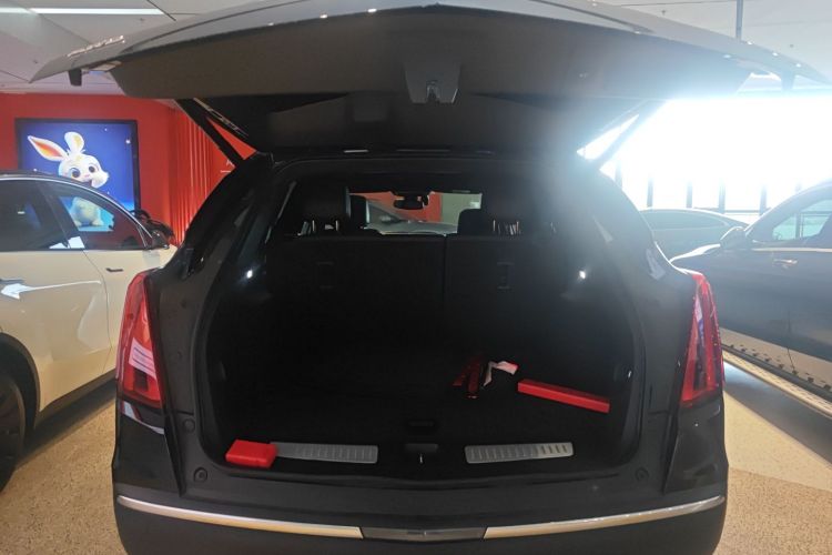 凯迪拉克XT5 2022款 2.0T 四驱豪华型机舱底盘23