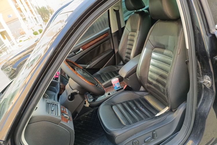 大众 帕萨特 2011款 1.8TSI DSG御尊版中控内饰19