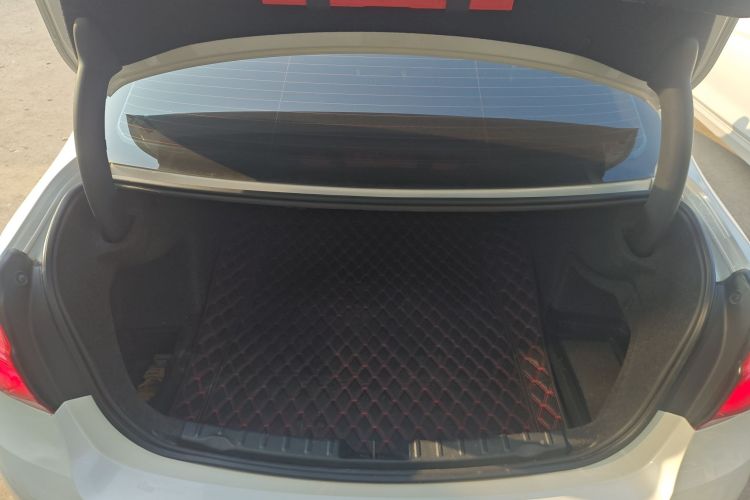 宝马3系 2019款 320Li 时尚型机舱底盘23