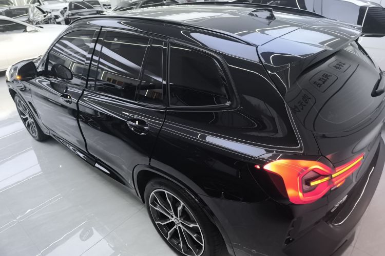 宝马X3 2022款 改款二 xDrive30i 领先型 M曜夜套装车身外观4