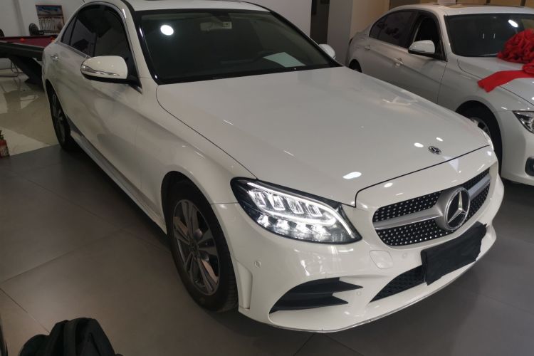 奔驰C级 2020款 改款 C 200 L 时尚型运动版车身外观3