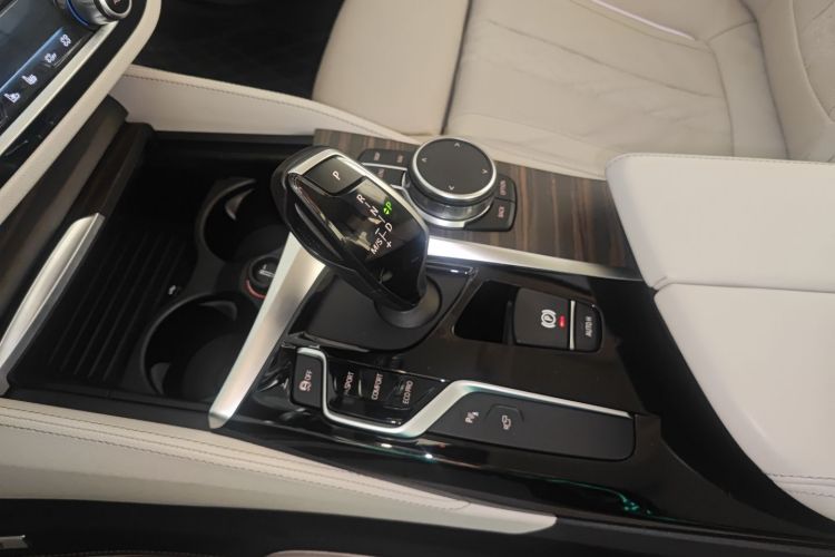 宝马5系 2019款 改款 530Li 尊享型 豪华套装局部细节18