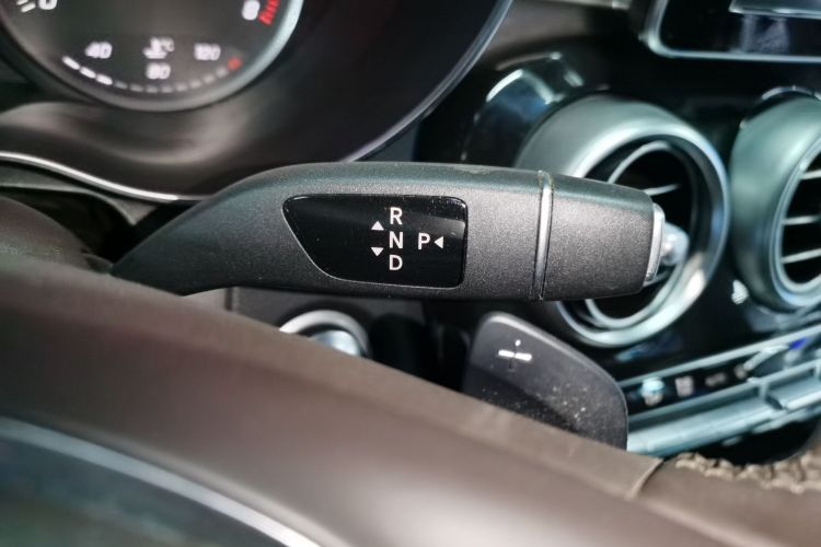 奔驰GLC 2019款 GLC 200 L 4MATIC中控内饰18