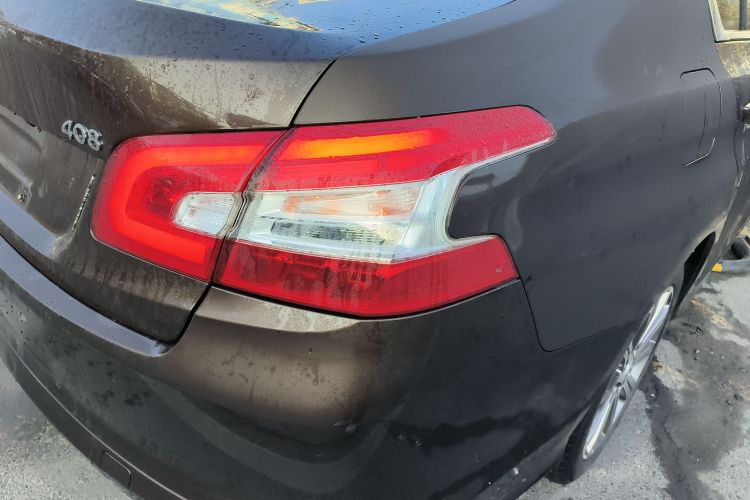 标致408 2015款 1.2T 自动豪华版车身外观9