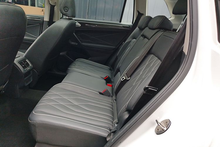 大众 途观L 2024款 300TSI 自动两驱智享版中控内饰21