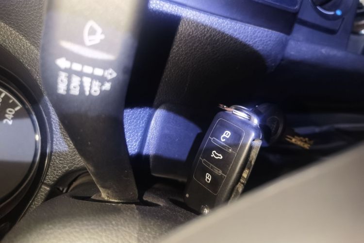 大众 Polo 2016款 1.4L 手动风尚型中控内饰7001