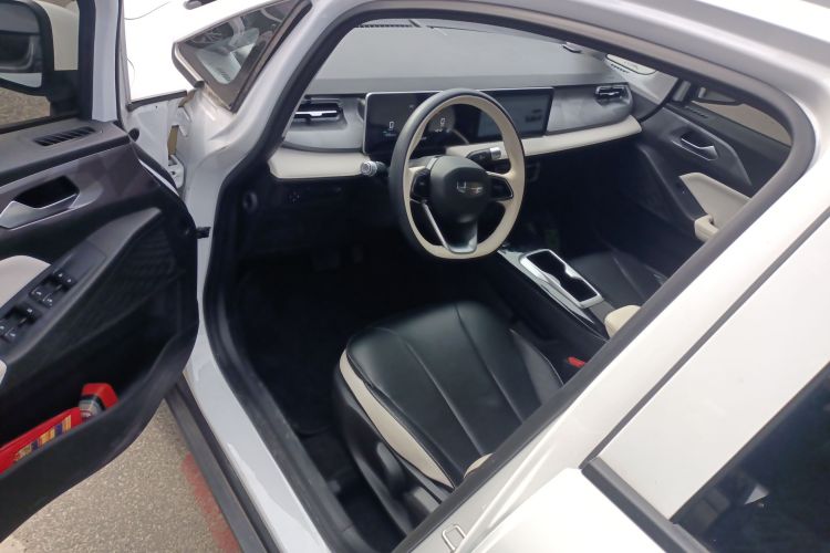 吉利几何E萤火虫 2024款 401km 萤光中控内饰7003