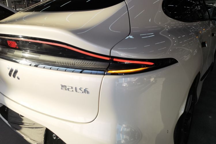 智己汽车 智己LS6 2025款 长续航灵蜥智享版车身外观6006