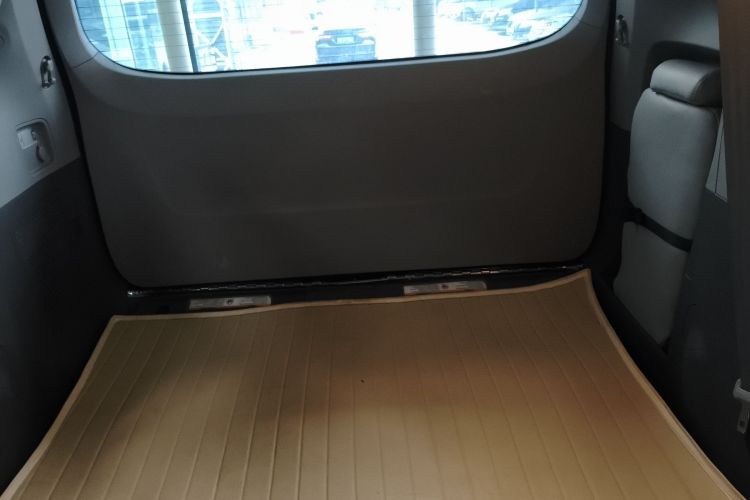 丰田Sienna（平行进口） 机舱底盘23