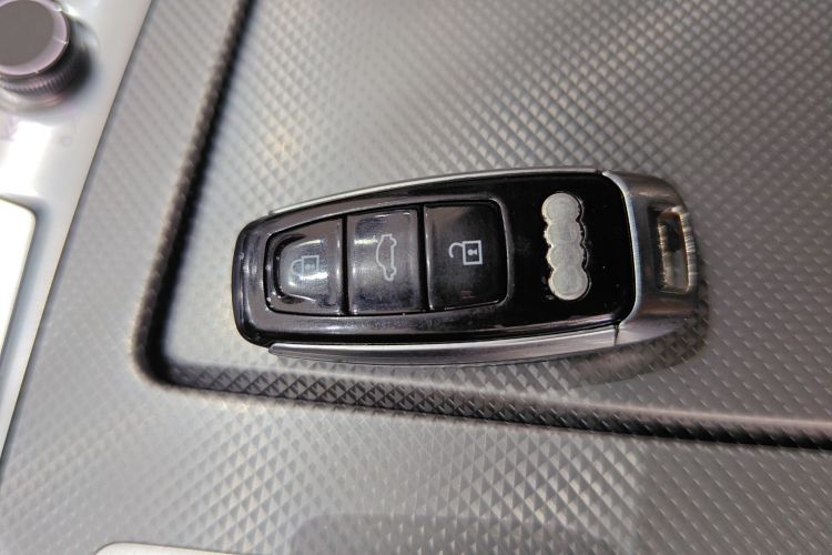 奥迪A6L 2023款 40 TFSI 豪华动感型中控内饰11