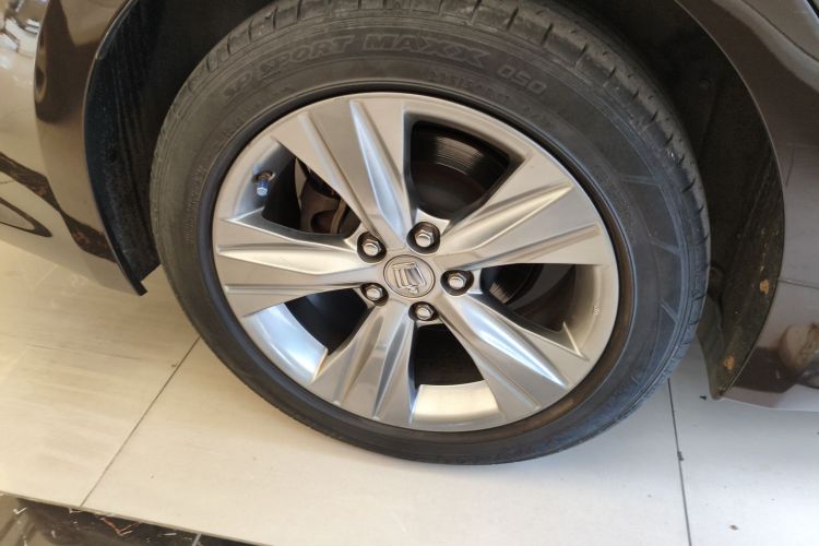 丰田 皇冠 2015款 2.0T 时尚版车身外观6008