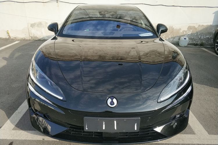 腾势Z9GT 2024款 1100四驱Max首发版车身外观2