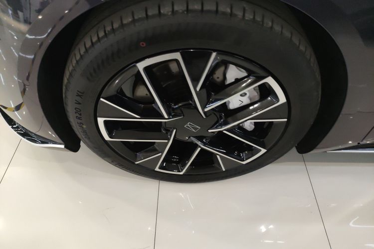 阿维塔06 2025款 Ultra纯电版车身外观6007