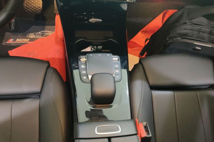 奔驰A级 2022款 改款 A 200 L 运动轿车时尚型中控内饰18