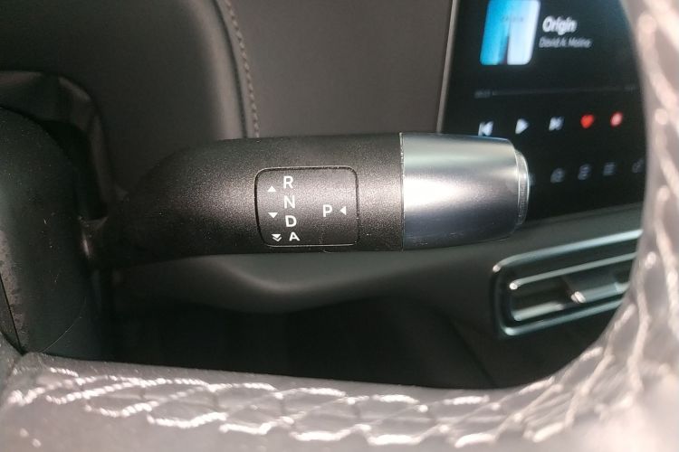 理想汽车 理想L9 2022款 Max中控内饰18