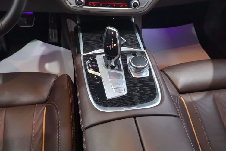 宝马7系 2019款 改款 730Li M运动套装局部细节18