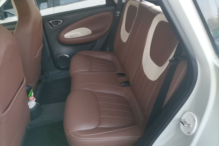 五菱汽车 五菱缤果 2023款 333km 灵犀互联+款中控内饰21