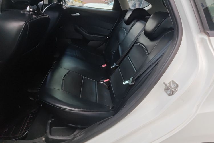 福特 福克斯 2015款 两厢 EcoBoost 125 自动超能风尚型中控内饰7004