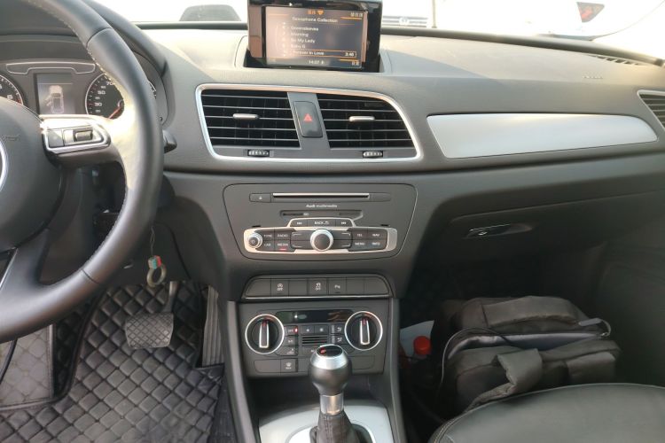 奥迪Q3 2017款 30 TFSI 时尚型局部细节16