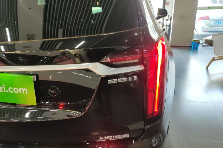 凯迪拉克XT6 2021款 2.0T 六座四驱豪华型车身外观9