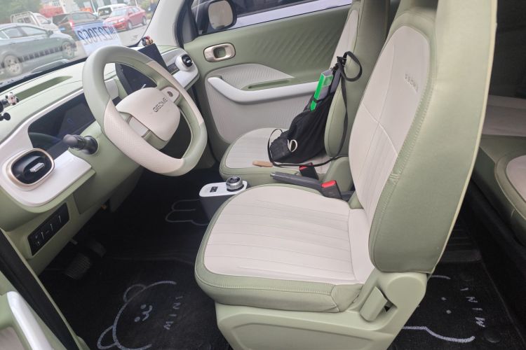 吉利银河 2025款 210km 熊猫骑士中控内饰19