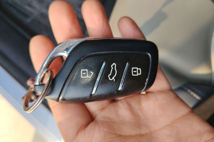 飞凡汽车 飞凡ER6 2020款 620km 智享版中控内饰7001