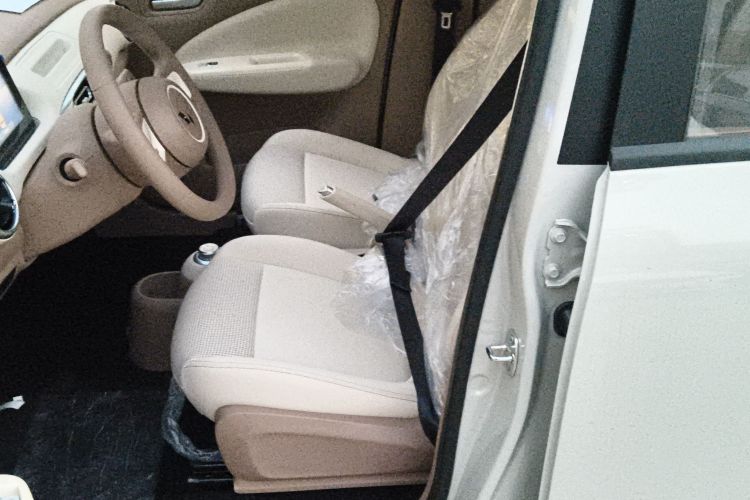 五菱汽车 宏光MINIEV 2025款 四门版 进阶款中控内饰19