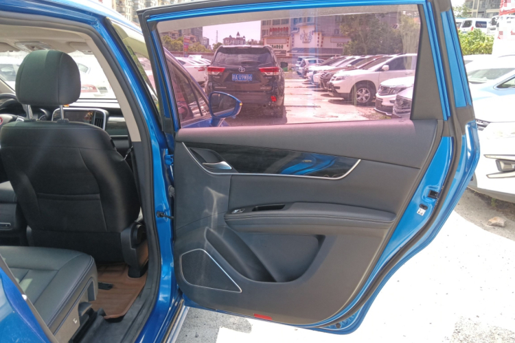 比亚迪 宋MAX 2017款 1.5T 自动智联精英型 7座中控内饰45